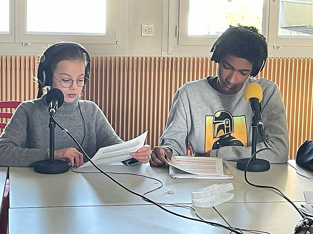 Équipement dédié à l'enregistrement de podcasts, collège Sacré-Coeur